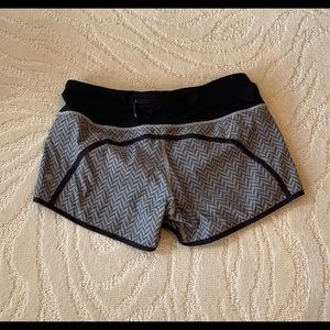 Lululemon Low Rise Lined Running Shorts, Size 0